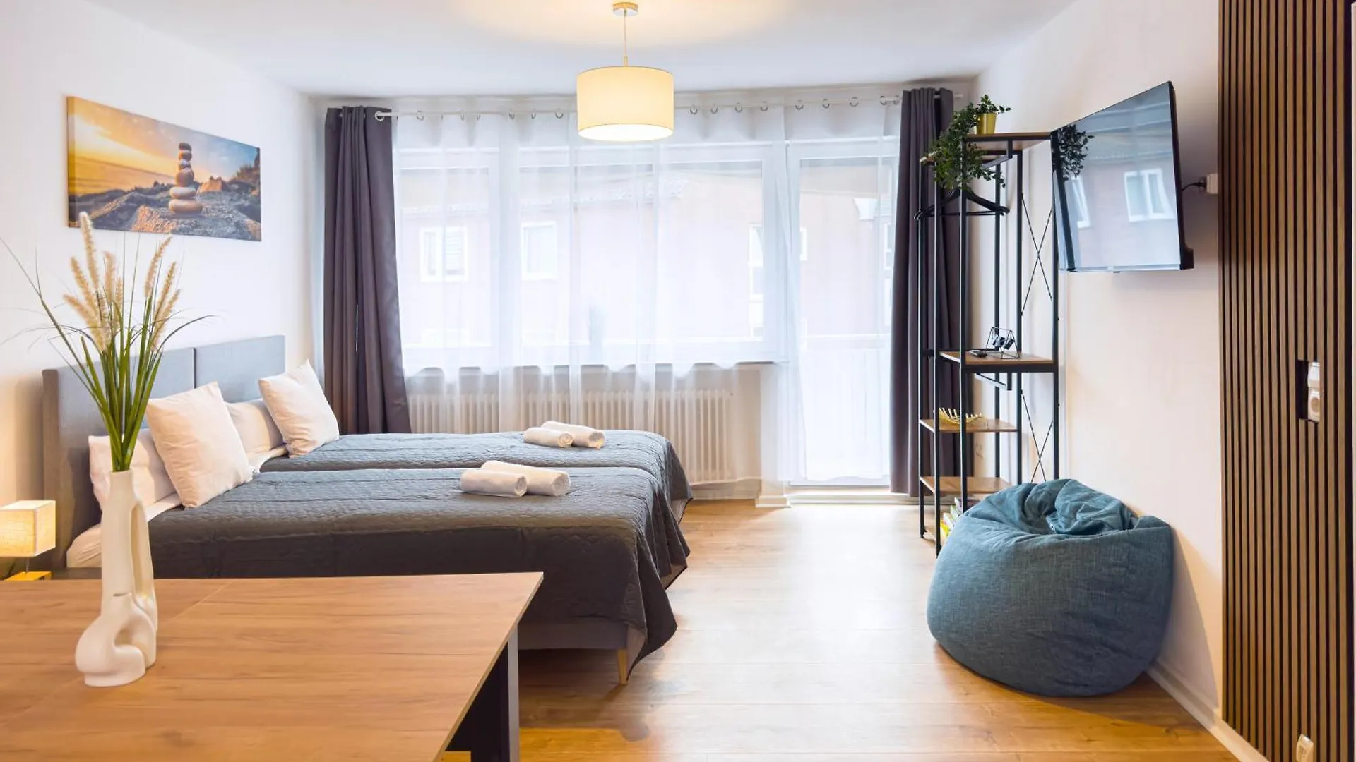 Immostay G#3 Zentrales Apartment Mit Balkonblick contacts